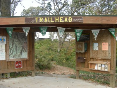 Trailhead--Hitchcock Nature Center