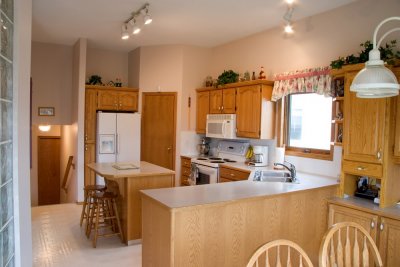 Kitchen & Dining area