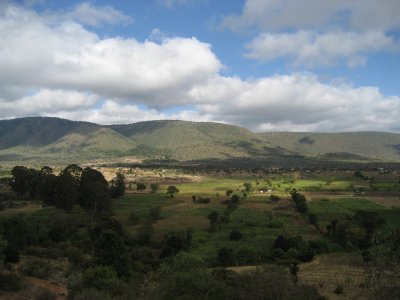 Scenery along the way to Oltulelei.
