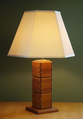Dovetail table lamp
