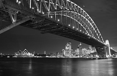 Sydney Harbour Bridge in bw