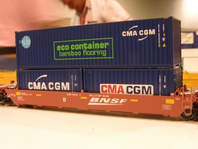 Athearn HO: New  CMA/CGM 40' ISO box