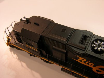 Athearn HO RTR: DRGW SD40T-2 with exhaust silencer