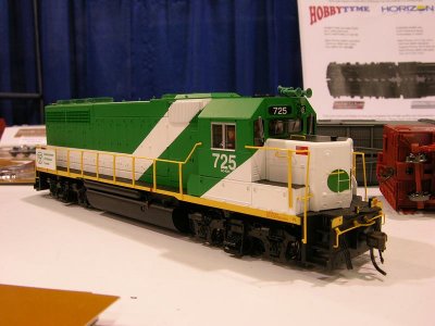 True Line Trains HO: Toronto GO Transit GP40