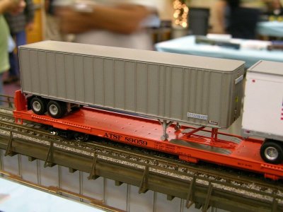 New Athearn HO: All-New Tooling 40' X-post trailer