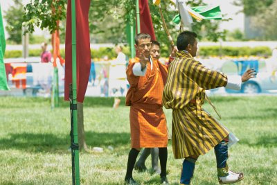 SDIM9657.jpg Bhutan archers' dance