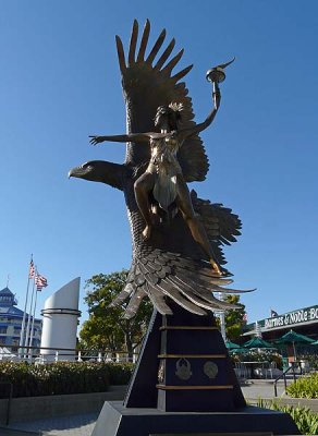 Jack London Square - Eagle Statue