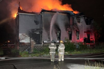 2008_detroit_house_fire_joseph_campau_at_e_ferry_pic-21.JPG