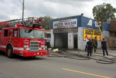 2008_detroit_auto_wash_fire_1933_springwells_pic-01.JPG