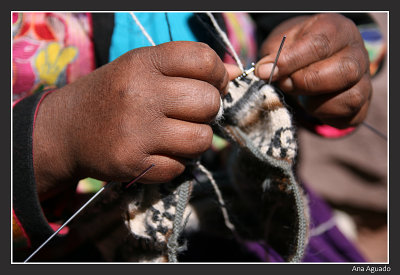 Mujer tejiendo - Pennsula de Llachn