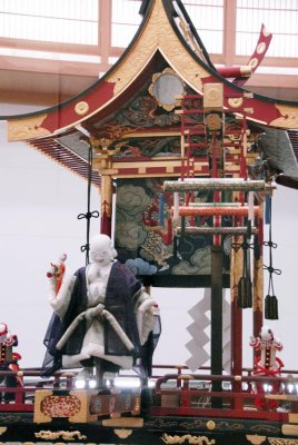 Takayama Yatai Kaikan 082.jpg