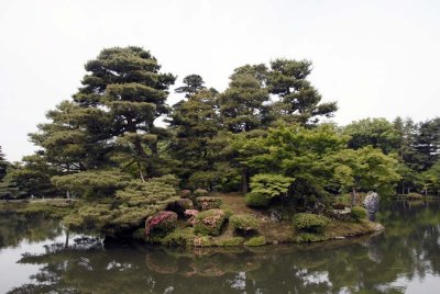 Kenroku-en (兼六園) Gardens 032.jpg