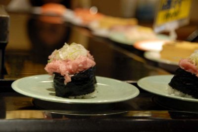 Fantastic Chopped Otoro with scallions--This gunkan maki was in my belly within 15 seconds. 102.jpg