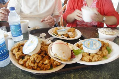 Fried Clams, Stuffie, Fried Oysters 4698.jpg