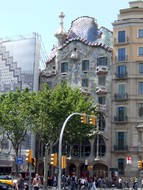 Barcelona Gaudi Apartments2.jpg