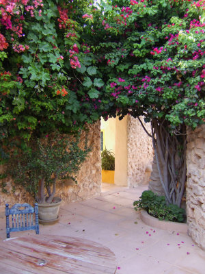 Hotel Dar Dhiafa Passageway.jpg