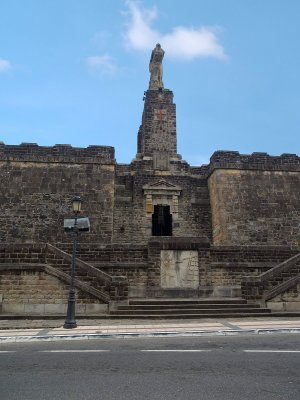 Monumento a Elcano P8231762.jpg