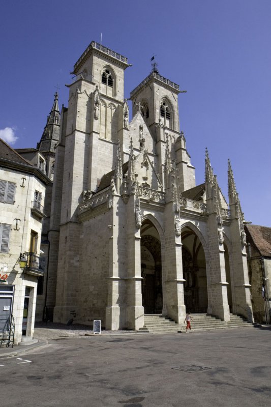 Samur-en-Auxois-5.jpg