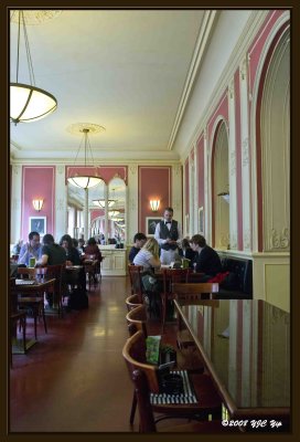 46 Cafe Louvre.jpg