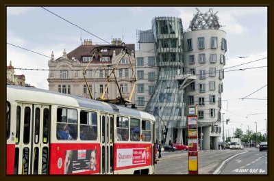 094 Dancing House by Frank Gehry.jpg