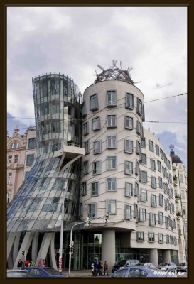 095 Dancing House by Frank Gehry.jpg