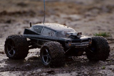 traxxas e-revo