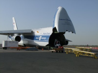 1624 29th September 08 AN124 at Sharjah Airport.jpg