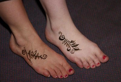 henna feet