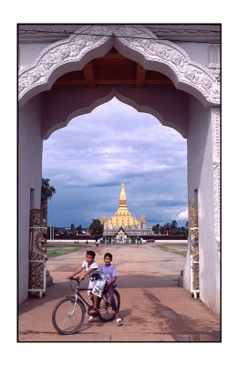 2 friends on bike