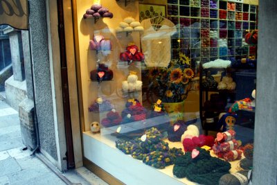 _MG_5955 shop window knit.JPG