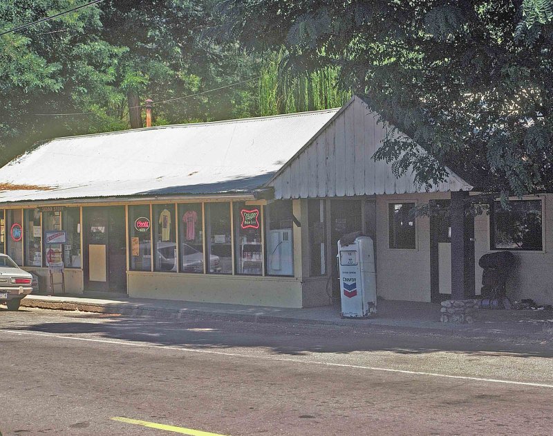  Seiad Valley Store ( July 1977)