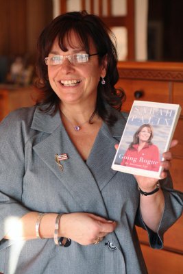 Sarah Palin With Her New Book!!