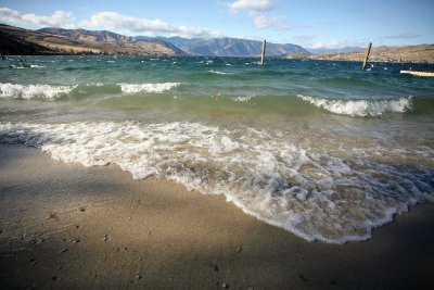 Heavy Fall Winds Pouring Down 55 Mile Lake Chelan