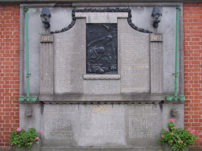 Oorlogsgedenkteken 1914-1918 en 1940-1945 Ekkergemstraat