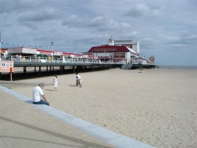 Great Yarmouth - the beach and pier