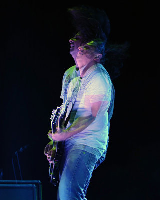 Mike Mushok of Staind does double duty