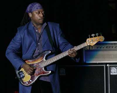 Bass player Darryl Jones