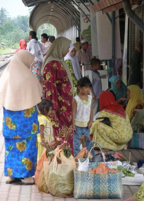 Waiting for the afternoon train, Gua Musang