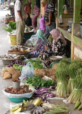 Women selling fruit and veg, Central Market