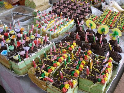 Cakes decorated with Malaysian flag, Central Market