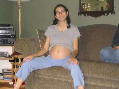 A very pregnant Selena!