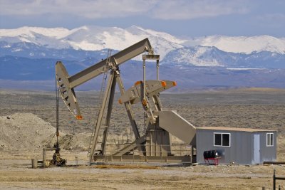 Oil well near the Wind River Range