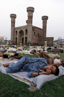 Homeless In Lahore