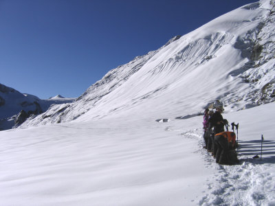 climbing Yalung Ri