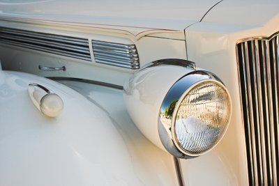 39 Packard Headlight