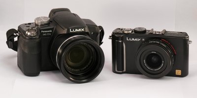 SIZE COMPARISON OF THE FZ18 AND LX3 (FRONT VIEW)