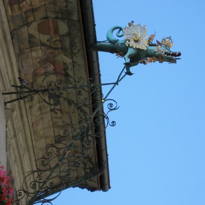 Dragon at the Hôtel de Ville