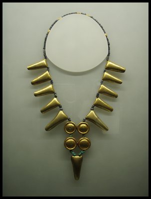 Museo de la Nacion - necklace