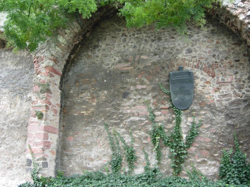 Staufermauer