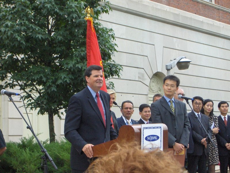 CT Lieutenant Governor Kevin Sullivan delivers an address.